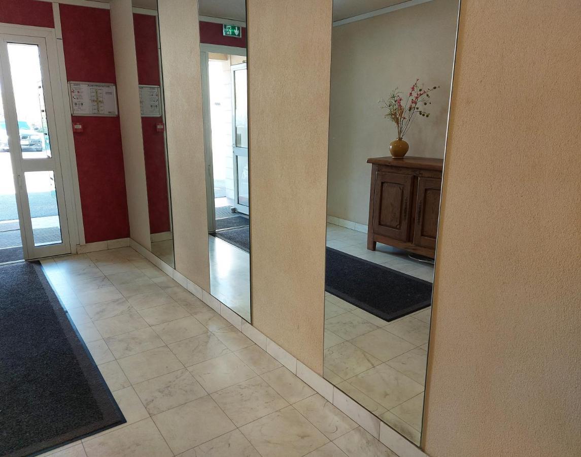 L'Escale : Duplex 4 Pers. Asterix, Aeroport Roissy Cdg, Paris Apartment Moussy-le-Neuf ภายนอก รูปภาพ